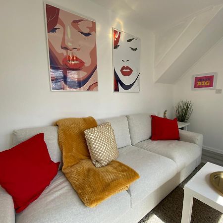 Host & Stay - Cotman Close Milton Keynes Exteriör bild