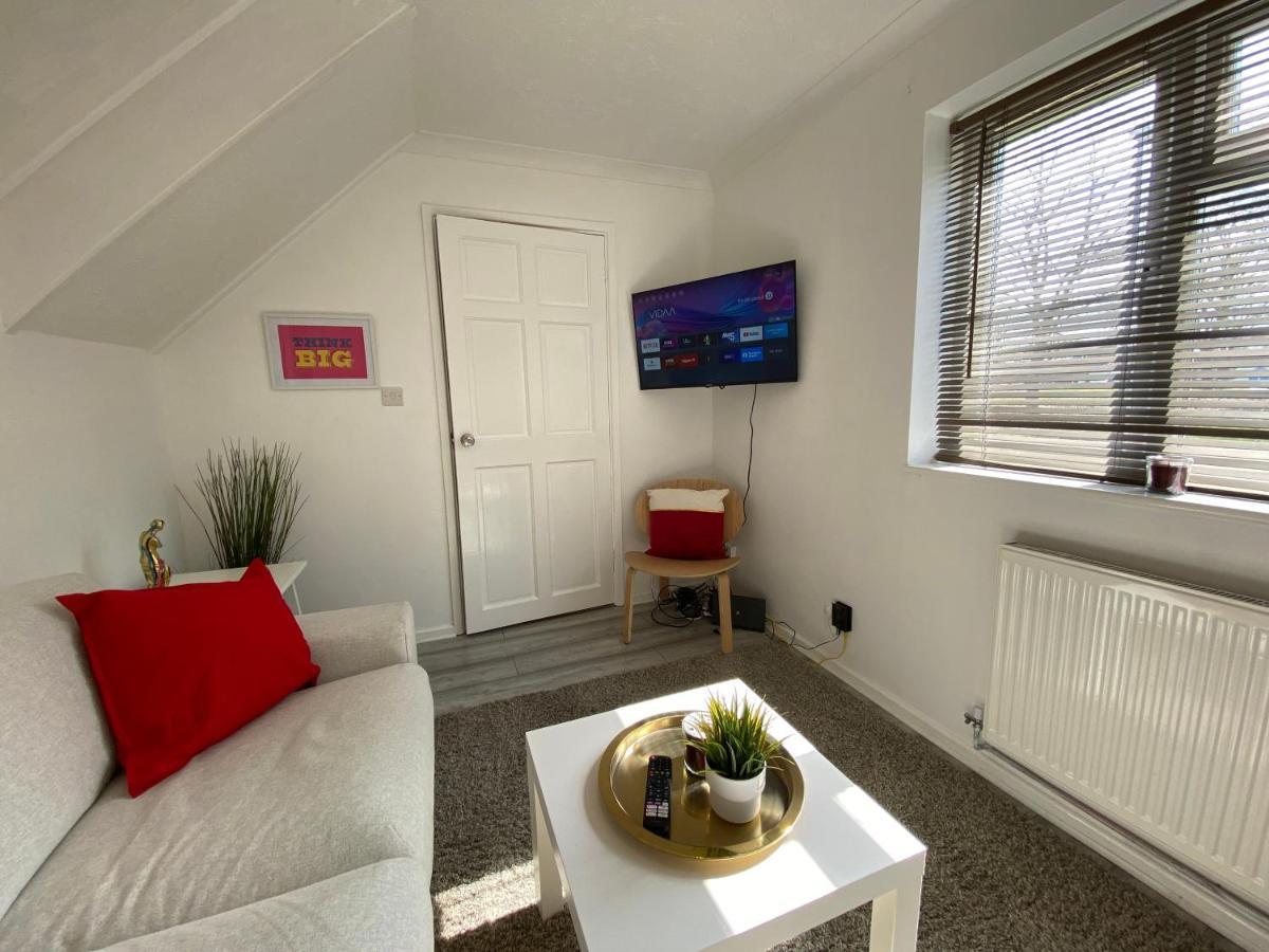 Host & Stay - Cotman Close Milton Keynes Exteriör bild