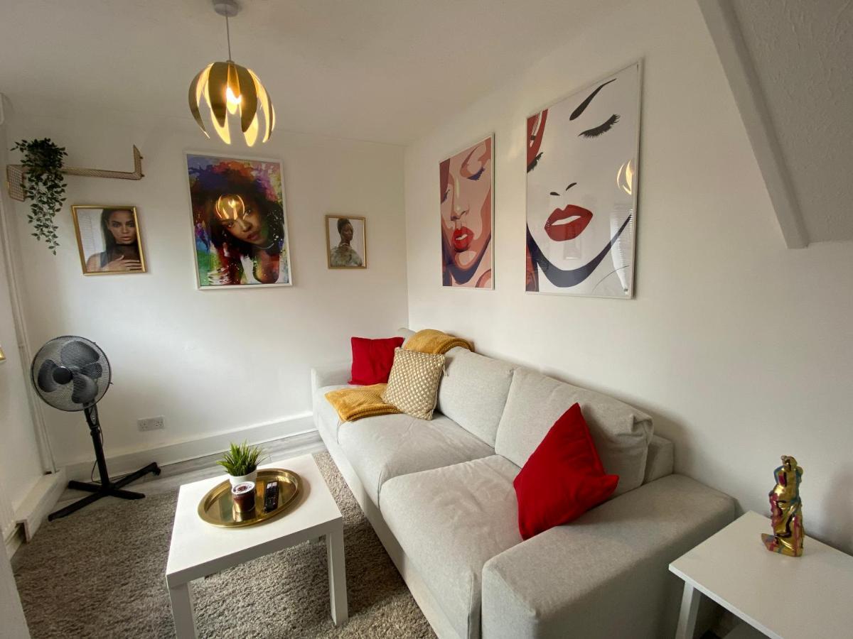 Host & Stay - Cotman Close Milton Keynes Exteriör bild
