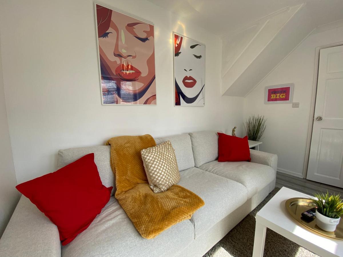 Host & Stay - Cotman Close Milton Keynes Exteriör bild