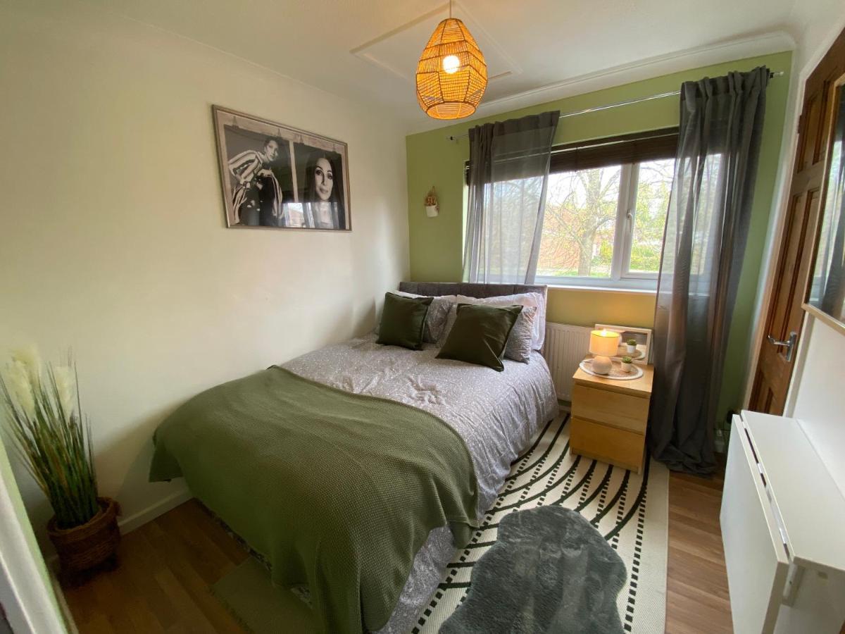 Host & Stay - Cotman Close Milton Keynes Exteriör bild