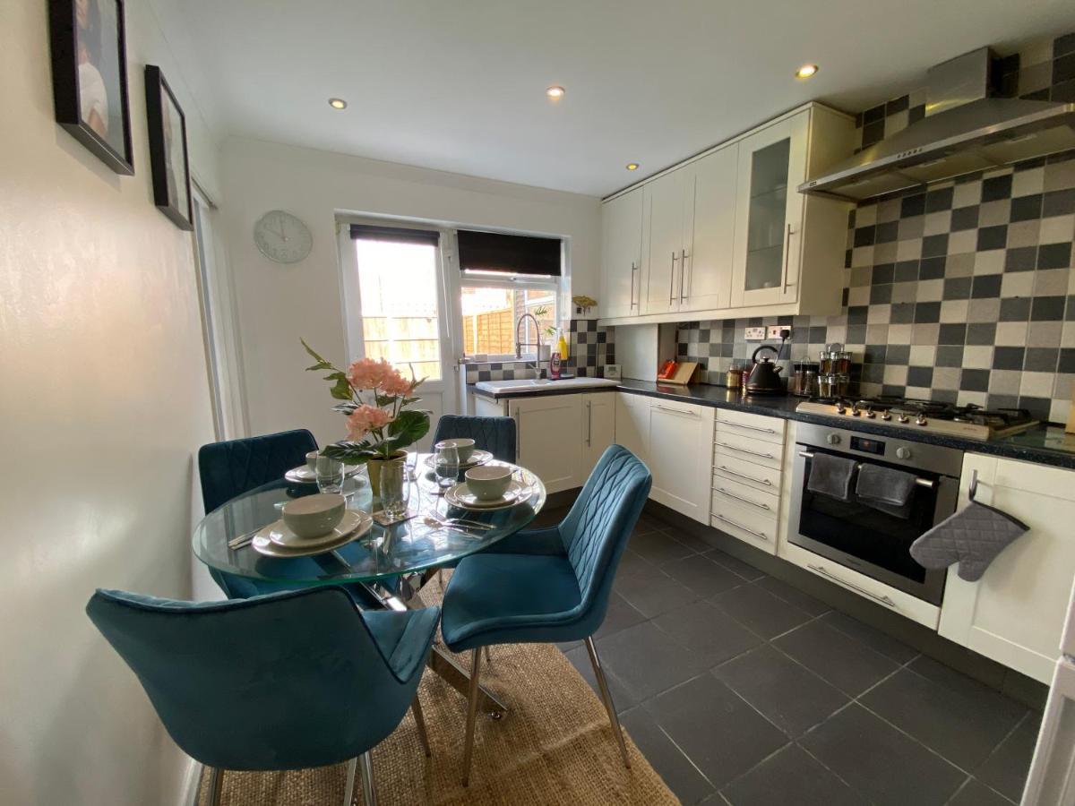 Host & Stay - Cotman Close Milton Keynes Exteriör bild